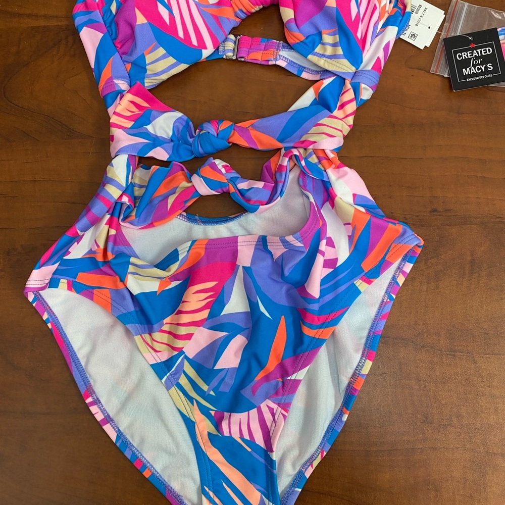 New one pice swimsuit with cutouts